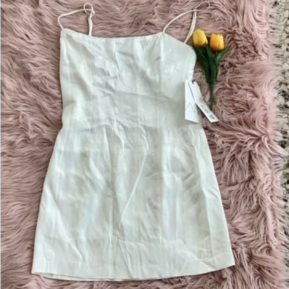 Short white dress